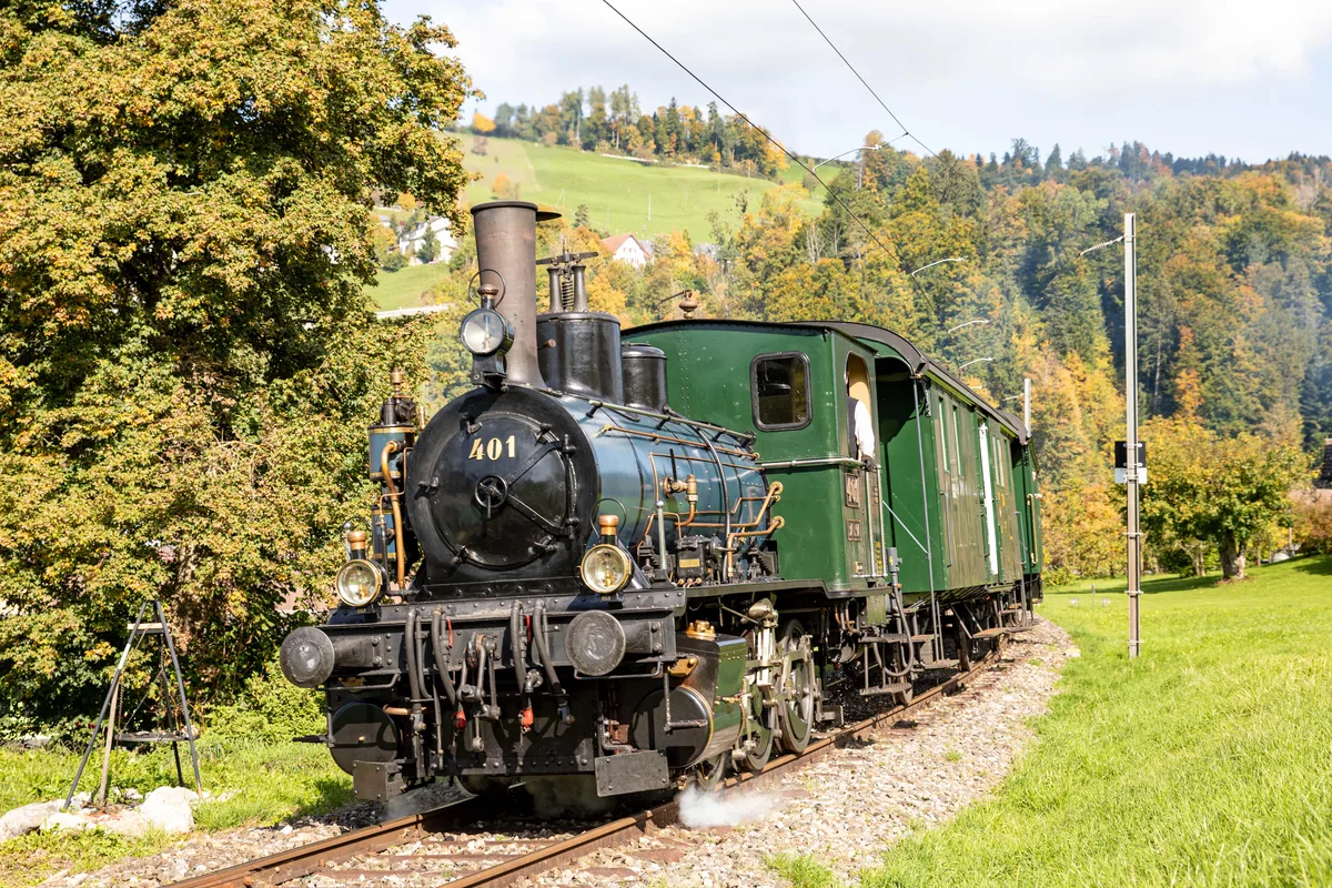 Das Bild zeigt die Dampflokomotive 401.